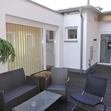 - Dina Mariner Lägenhetshotell Lienz