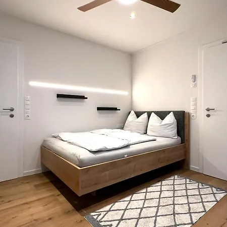 - Dina Mariner Lägenhetshotell 4*