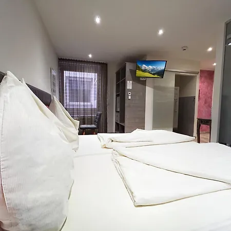 吉玛市迪娜水手公寓 4*