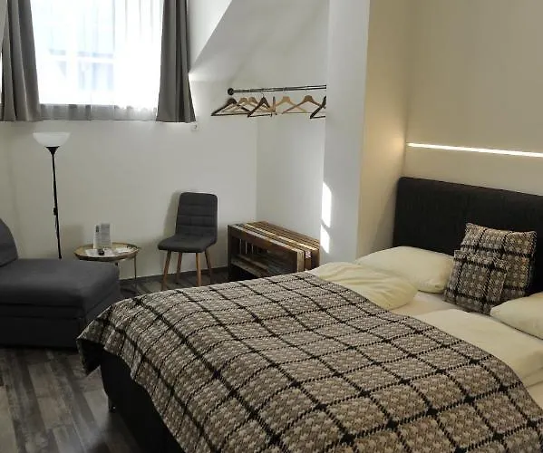 吉玛市迪娜水手公寓 公寓式酒店 利恩茨