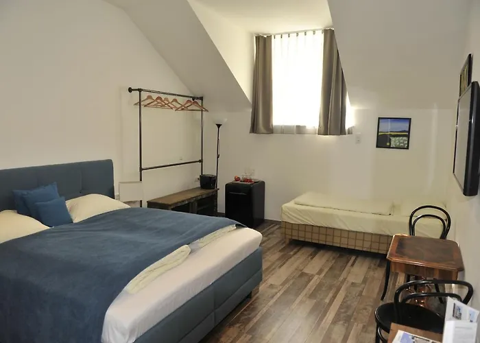 吉玛市迪娜水手公寓