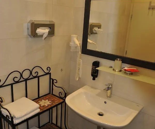 吉玛市迪娜水手公寓 公寓式酒店 利恩茨