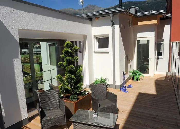 吉玛市迪娜水手公寓 4*