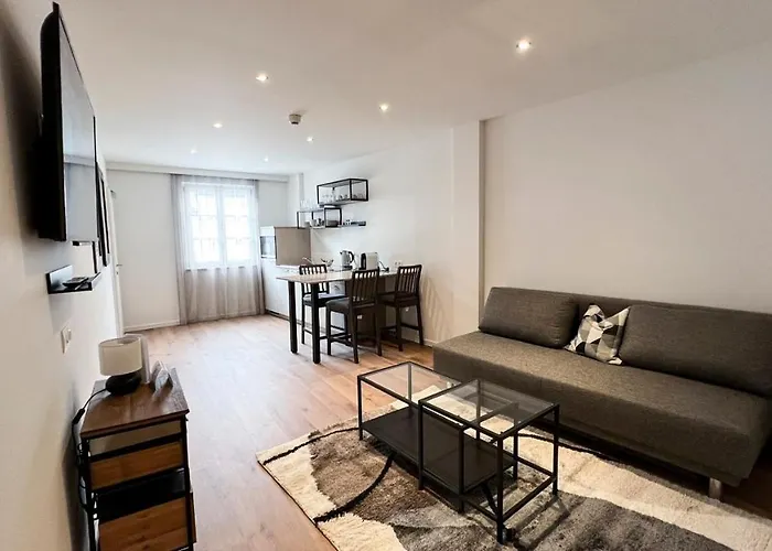 吉玛市迪娜水手公寓 4* 利恩茨