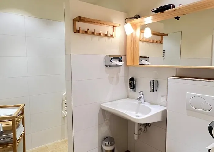 吉玛市迪娜水手公寓 公寓式酒店 利恩茨