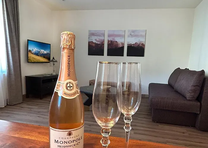 吉玛市迪娜水手公寓 公寓式酒店