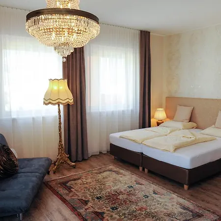 - Dina Mariner Апарт-отель Лиенц