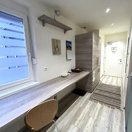 - Dina Mariner Апарт-отель Лиенц