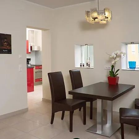 - Dina Mariner Лиенц